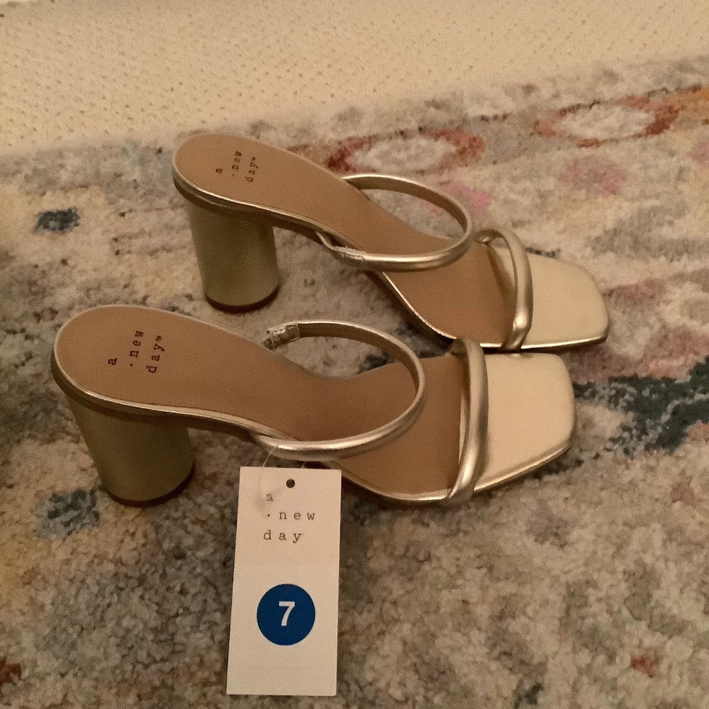 TARGET A NEW DAY SIZE 7 HEELS!!!